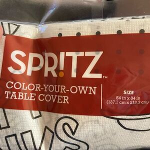 COLOR YOUR OWN TABLE‎ COVER
